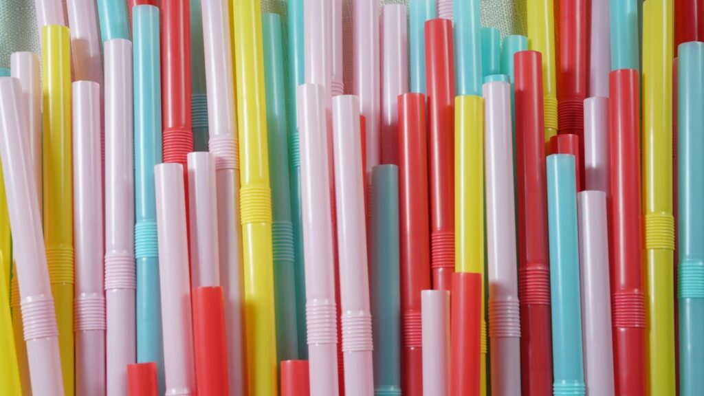 Strandurlaub ohne Plastik: Nachhaltige Tipps für umweltbewusstes Reisen